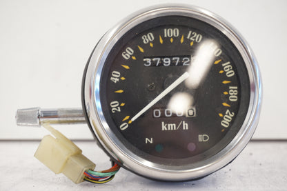 Framsidan på Hastighetsmätare från en Kawasaki VN 800 -1998 motorcykel.