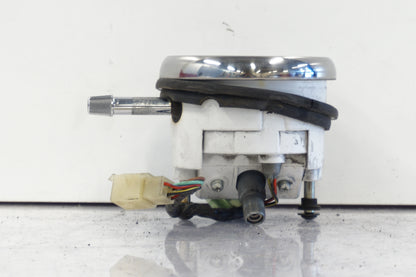 Baksidan på Hastighetsmätare från en Kawasaki VN 800 -1998 motorcykel.