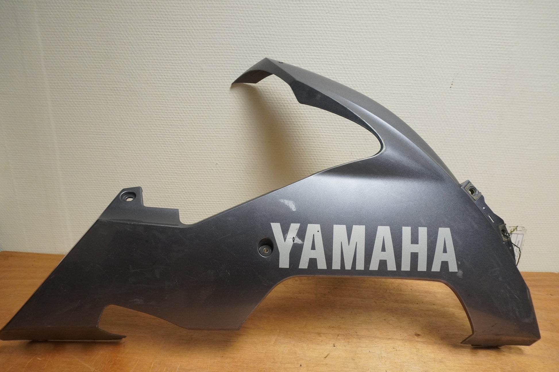 Framsidan på Magkåpa från en Yamaha YZF 1000 R1 -2005 motorcykel.