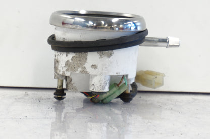 Vänster sida på Hastighetsmätare från en Kawasaki VN 800 -1998 motorcykel.