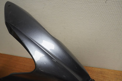 Vänster sida på Magkåpa från en Yamaha YZF 1000 R1 -2005 motorcykel.