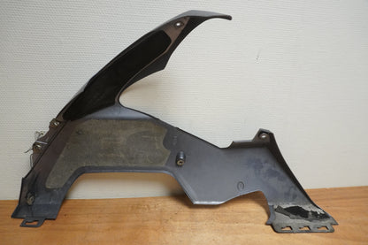 Snett uppifrån på Magkåpa från en Yamaha YZF 1000 R1 -2005 motorcykel.