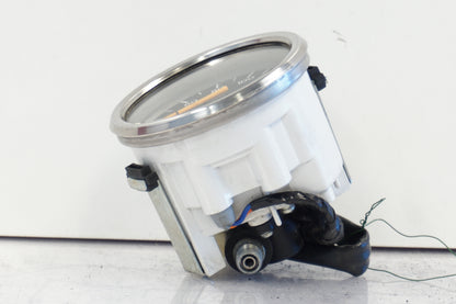 Baksidan på Hastighetsmätare från en Suzuki LS 650 -1998 motorcykel.