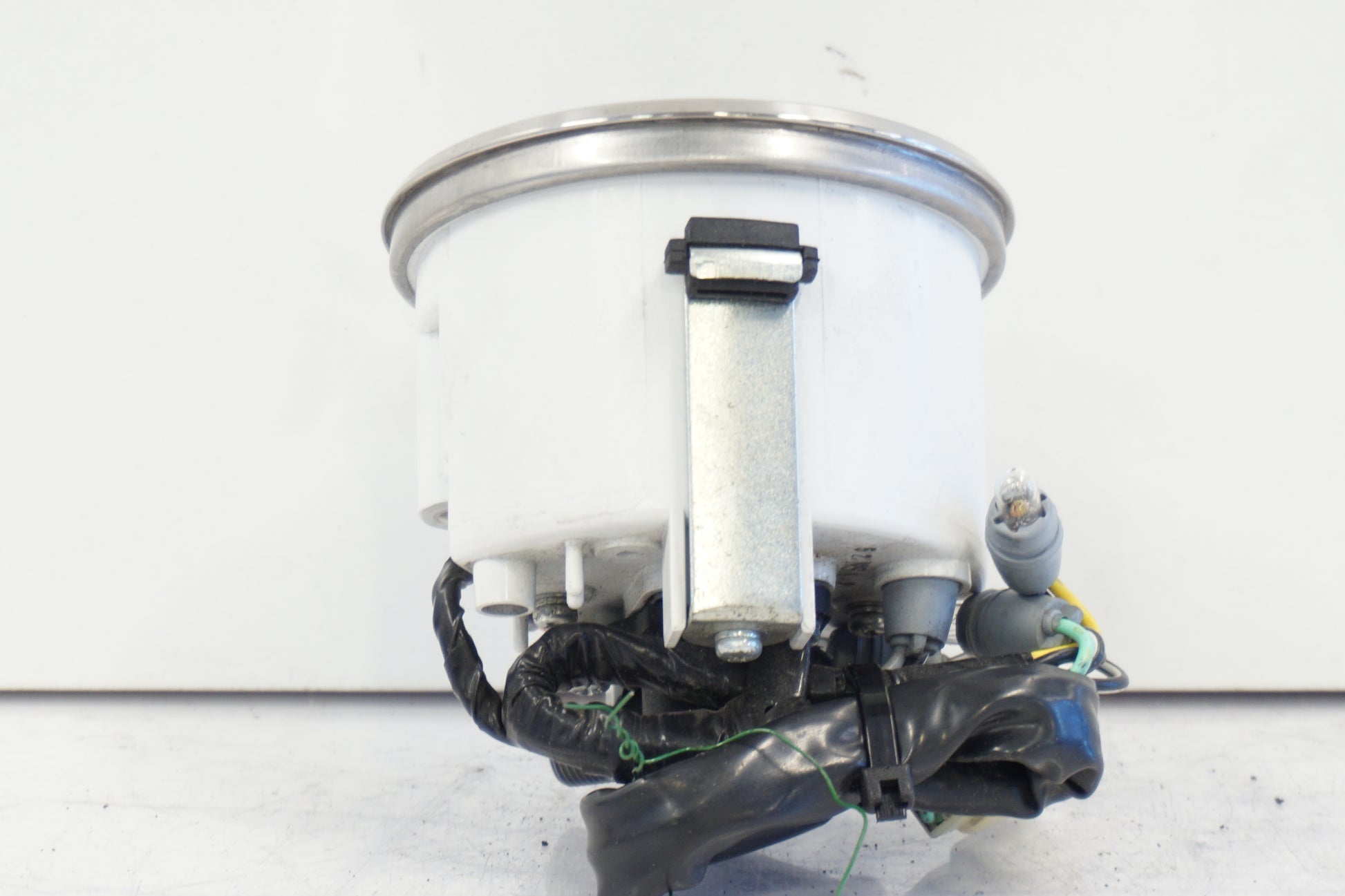 Höger sida på Hastighetsmätare från en Suzuki LS 650 -1998 motorcykel.