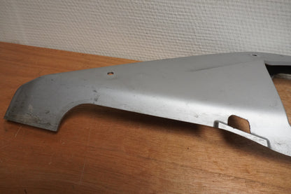 Baksidan på Magkåpa från en Yamaha YZF-R 125 -2015 motorcykel.