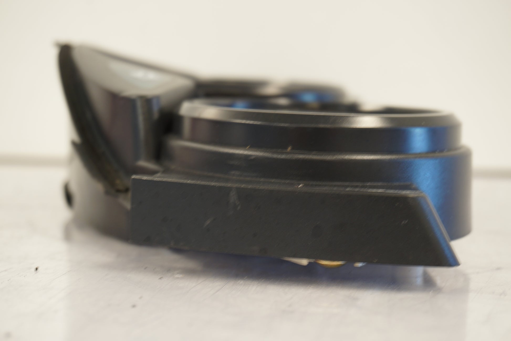 Snett uppifrån på Instrumentpanel från en Yamaha FJR 1300 -2002 motorcykel.