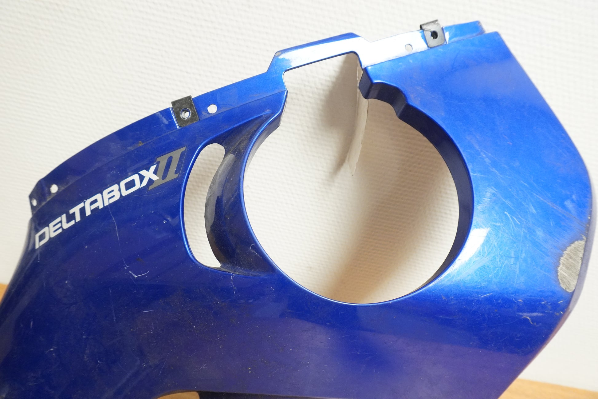 Vänster sida på Magkåpa från en Yamaha YZF R6 -2000 motorcykel.