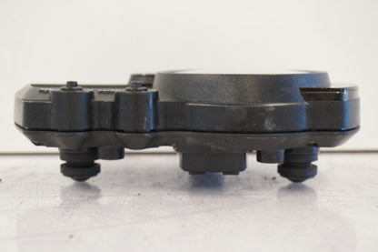 Baksidan på Instrumentpanel från en Yamaha YZF R6 -2003 motorcykel.