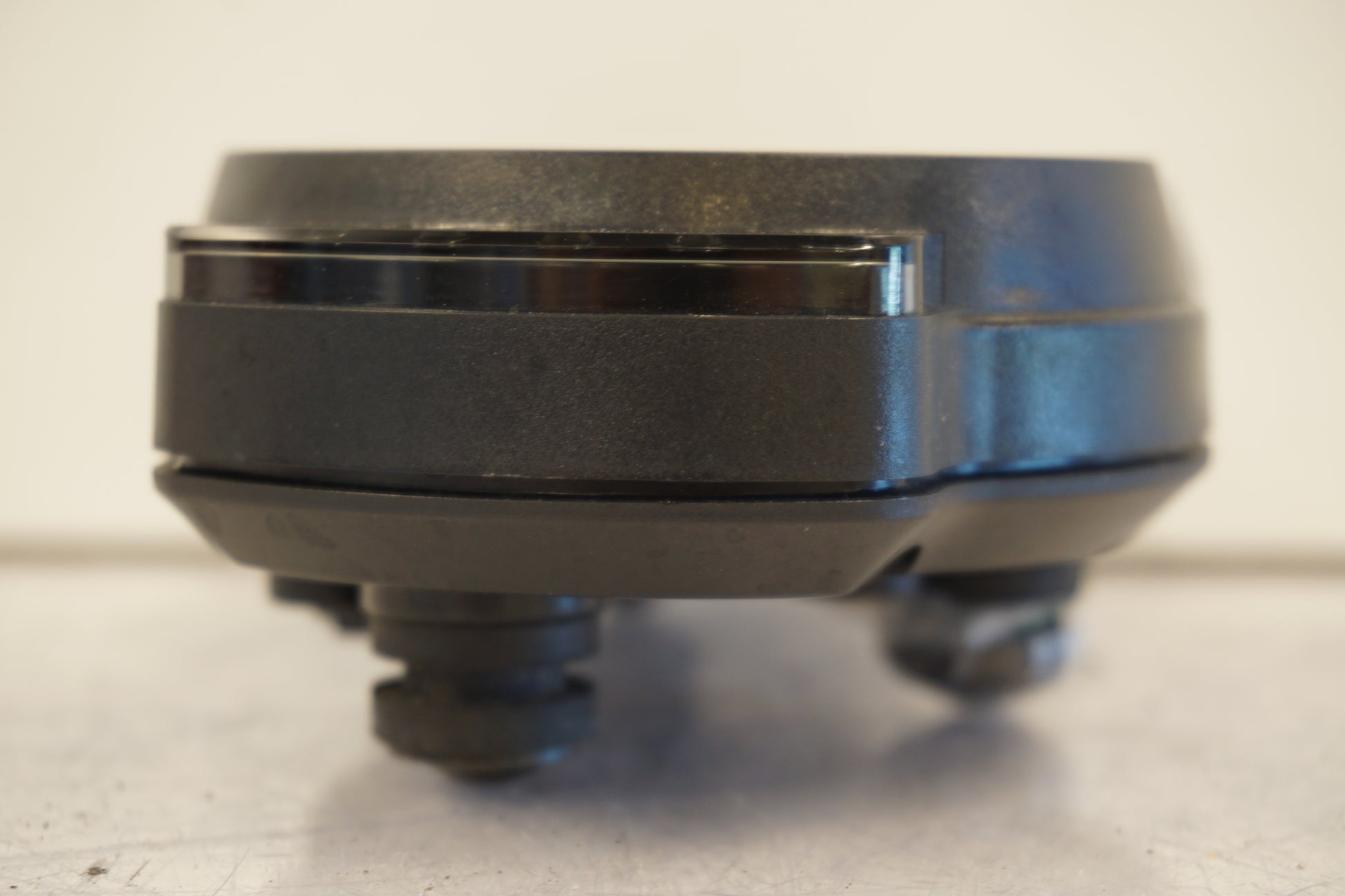 Höger sida på Instrumentpanel från en Yamaha YZF R6 -2003 motorcykel.