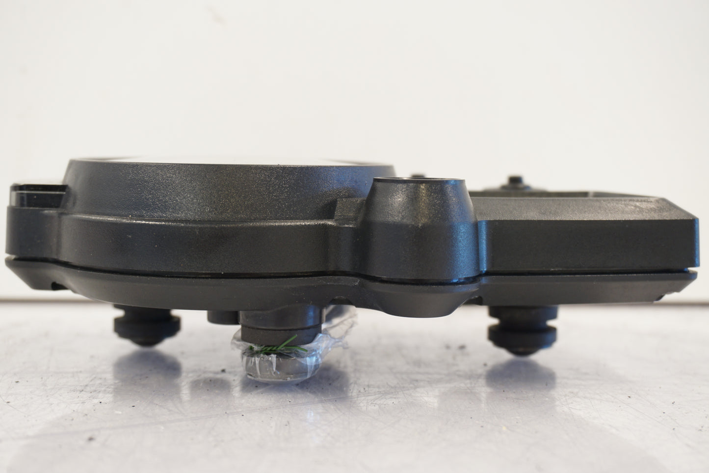 Vänster sida på Instrumentpanel från en Yamaha YZF R6 -2003 motorcykel.