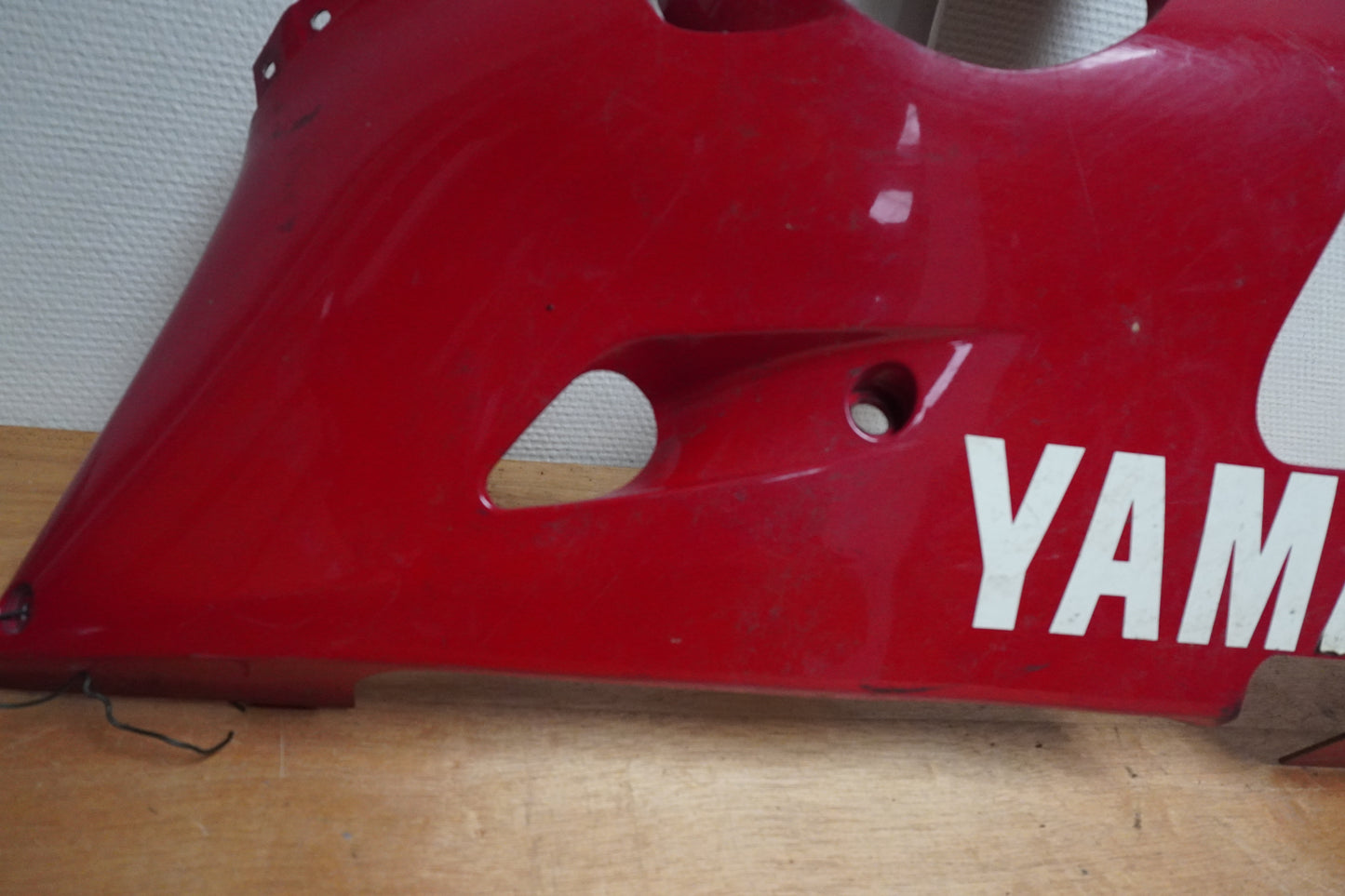 Baksidan på Magkåpa från en Yamaha YZF R6 -2001 motorcykel.