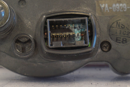 Extrabild1 på Instrumentpanel från en Yamaha YZF R6 -2003 motorcykel.