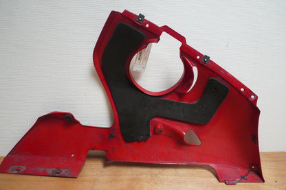 Snett nerifrån på Magkåpa från en Yamaha YZF R6 -2001 motorcykel.