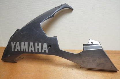 Framsidan på Magkåpa från en Yamaha YZF 1000 R1 -2005 motorcykel.