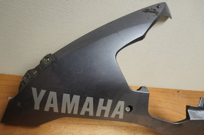 Baksidan på Magkåpa från en Yamaha YZF 1000 R1 -2005 motorcykel.