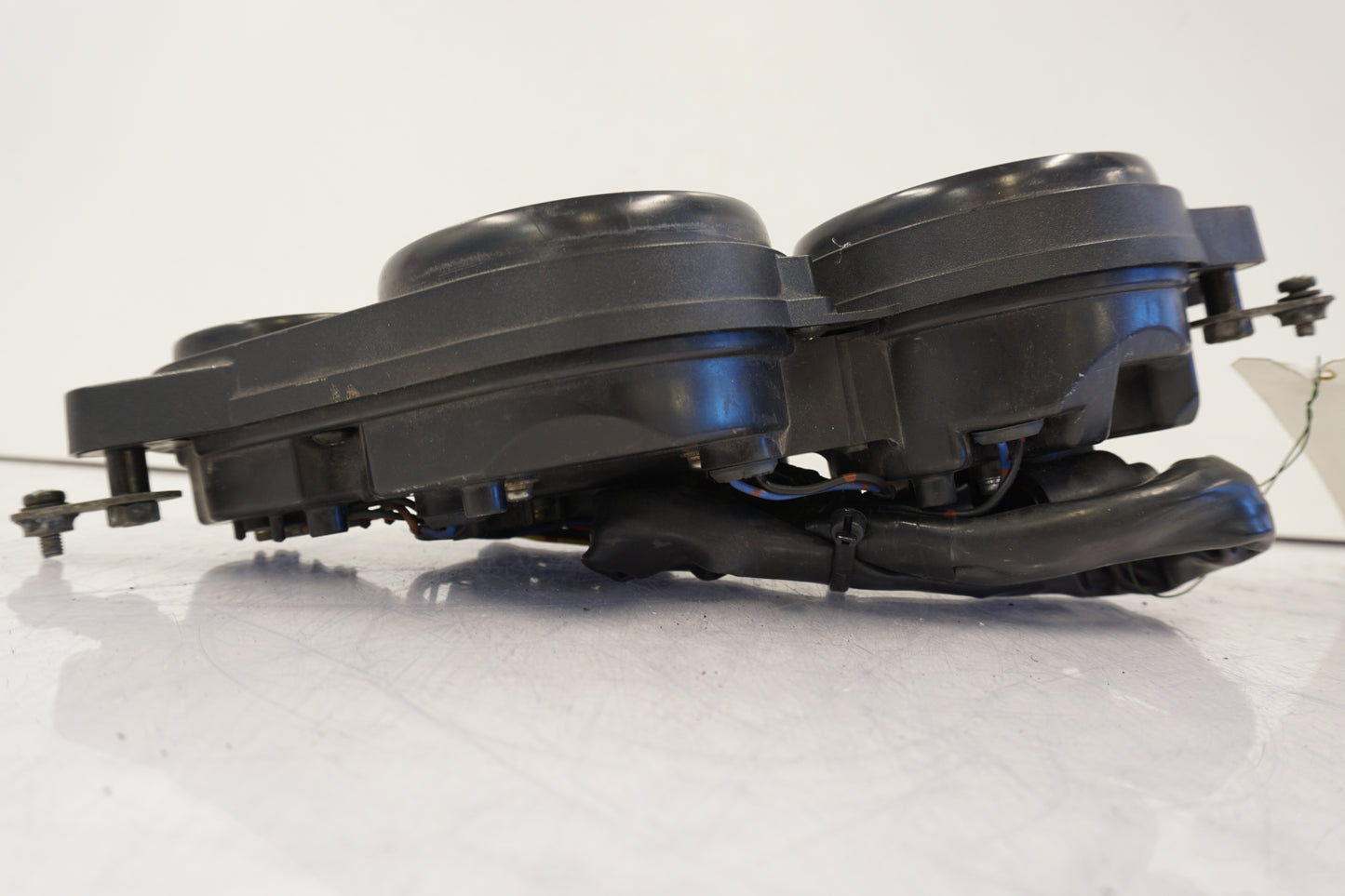 Vänster sida på Instrumentpanel från en Yamaha YZF 600 R -1997 motorcykel.