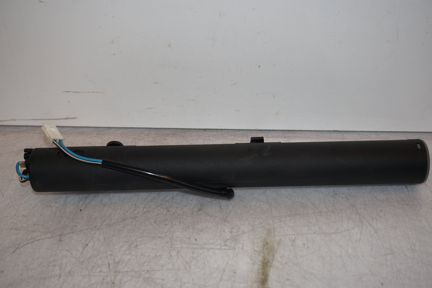 Vänster sida på Bensintankgivare från en Triumph Tiger -2012 motorcykel.