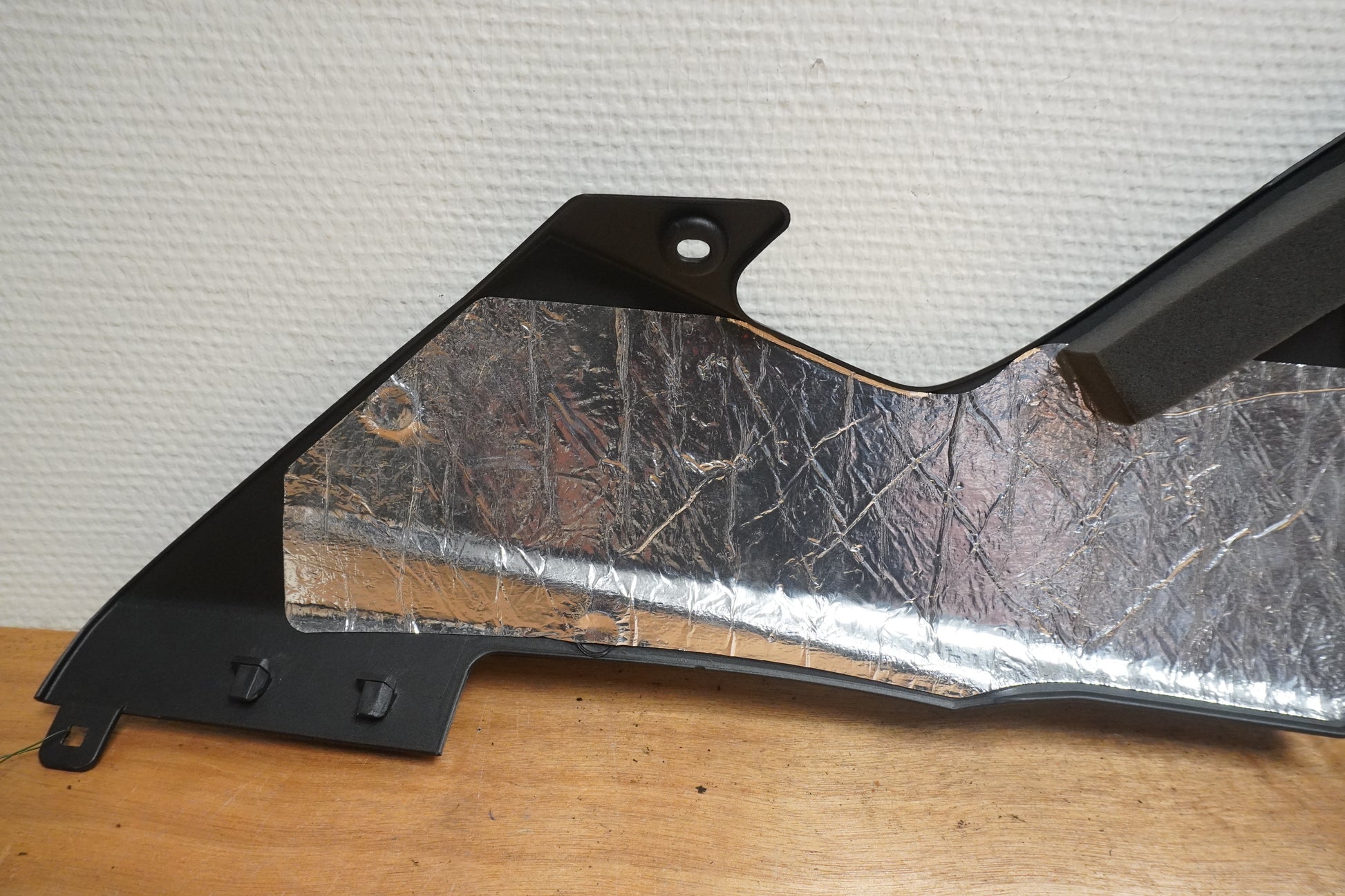 Vänster sida på Magkåpa från en Yamaha YZF 1000 R1 -2002 motorcykel.