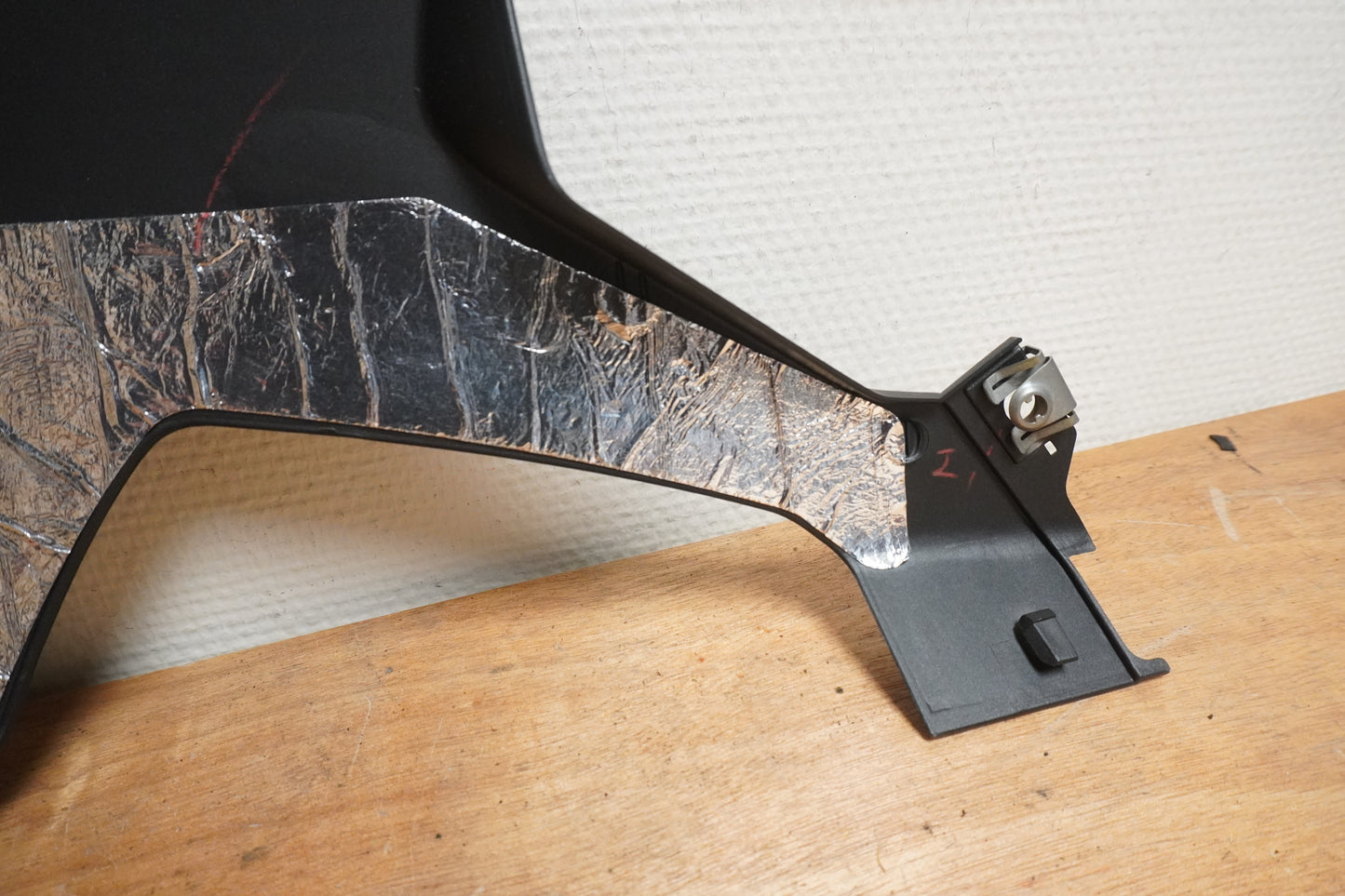 Snett nerifrån på Magkåpa från en Yamaha YZF 1000 R1 -2002 motorcykel.