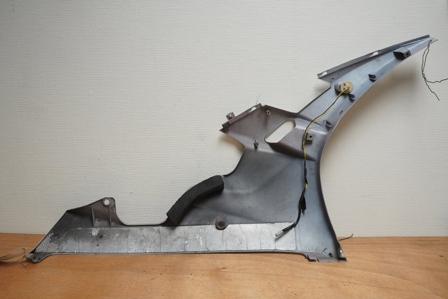 Baksidan på Magkåpa från en Yamaha YZF R6 -2007 motorcykel.