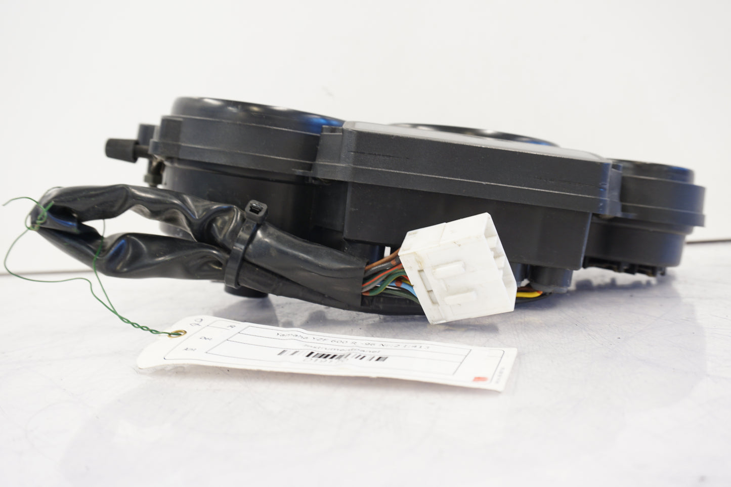 Baksidan på Instrumentpanel från en Yamaha YZF 600 R -1996 motorcykel.