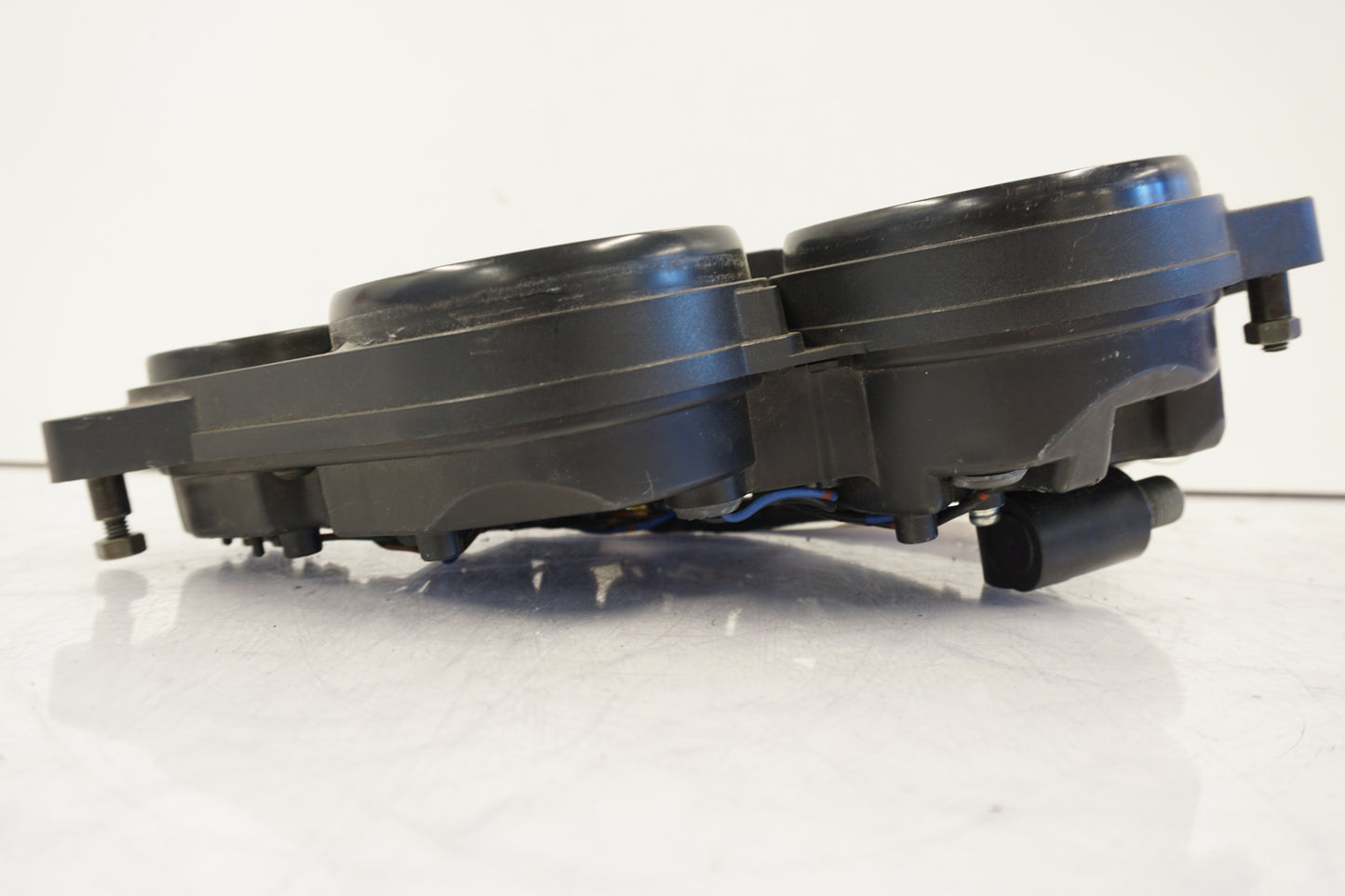 Vänster sida på Instrumentpanel från en Yamaha YZF 600 R -1996 motorcykel.