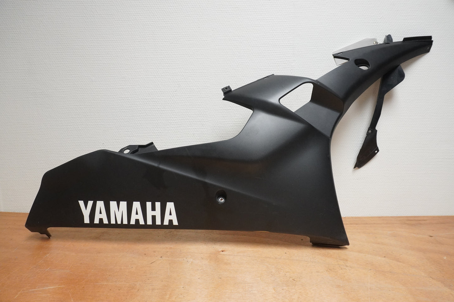 Framsidan på Magkåpa från en Yamaha YZF R6 -2006 motorcykel.