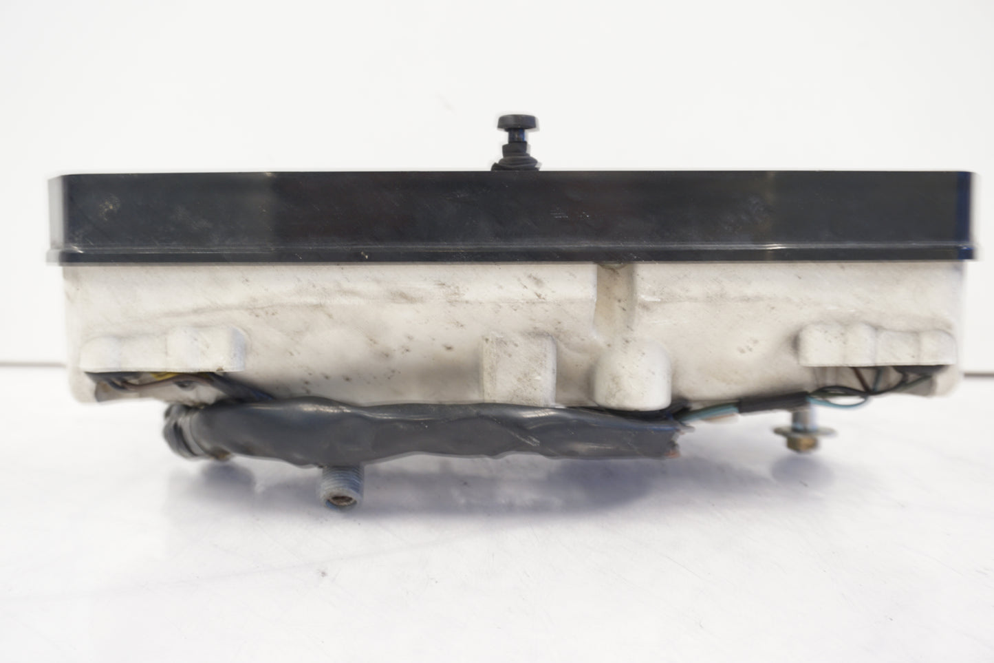 Baksidan på Instrumentpanel från en Yamaha XTZ 750 -1989 motorcykel.