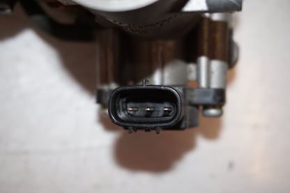 Extrabild3 på Spjällhus från en Yamaha FZ-6 -2007 motorcykel.