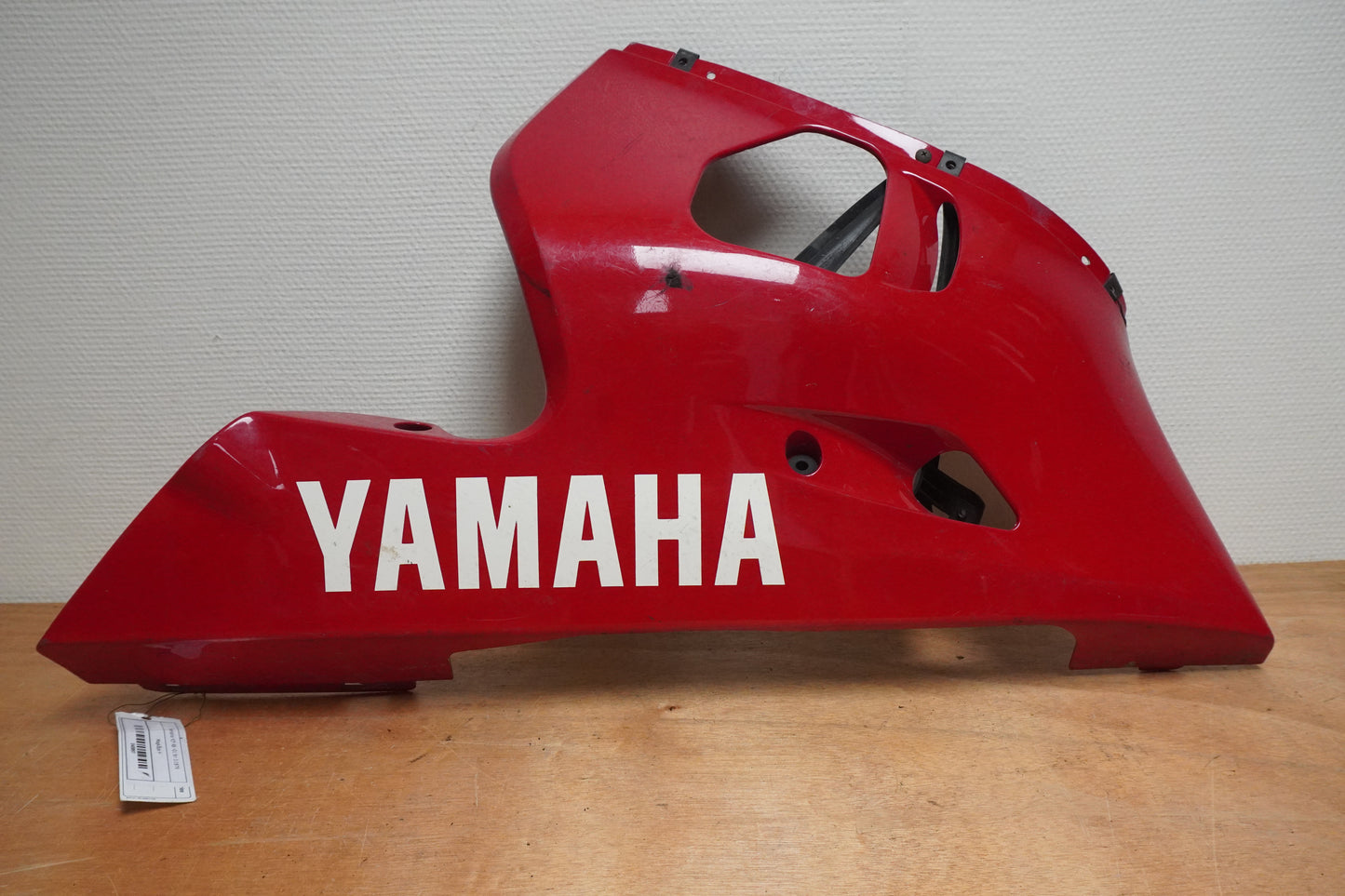 Framsidan på Magkåpa från en Yamaha YZF R6 -2001 motorcykel.