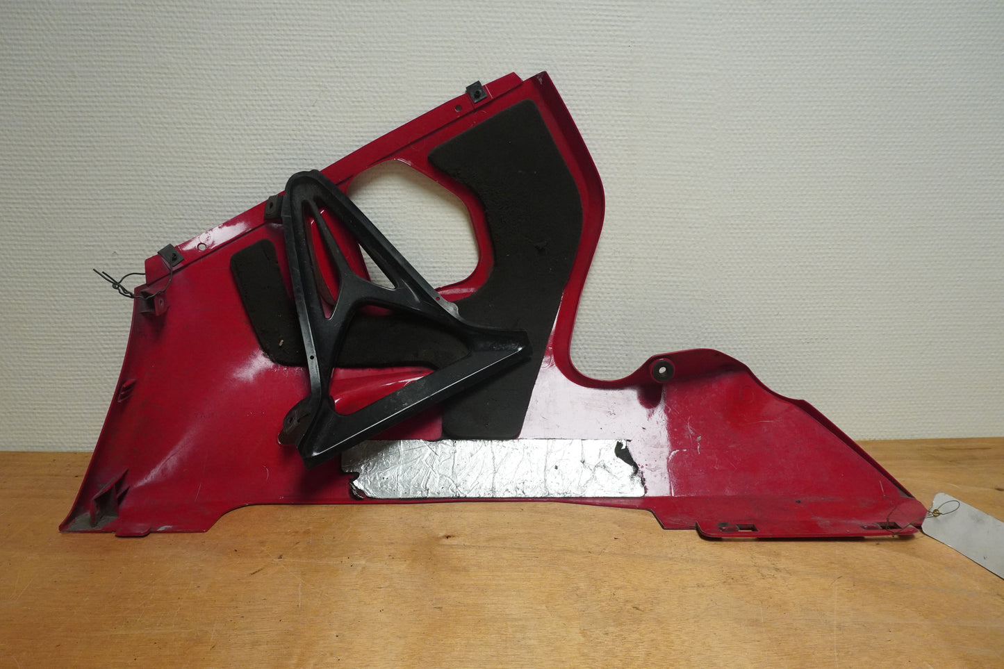 Baksidan på Magkåpa från en Yamaha YZF R6 -2001 motorcykel.