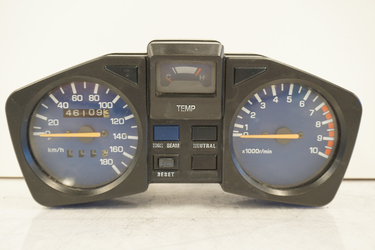 Framsidan på Instrumentpanel från en Yamaha XTZ 660 -1992 motorcykel.