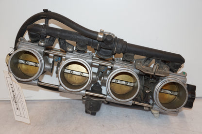 Höger sida på Spjällhus från en BMW K 1200 S -2006 motorcykel.