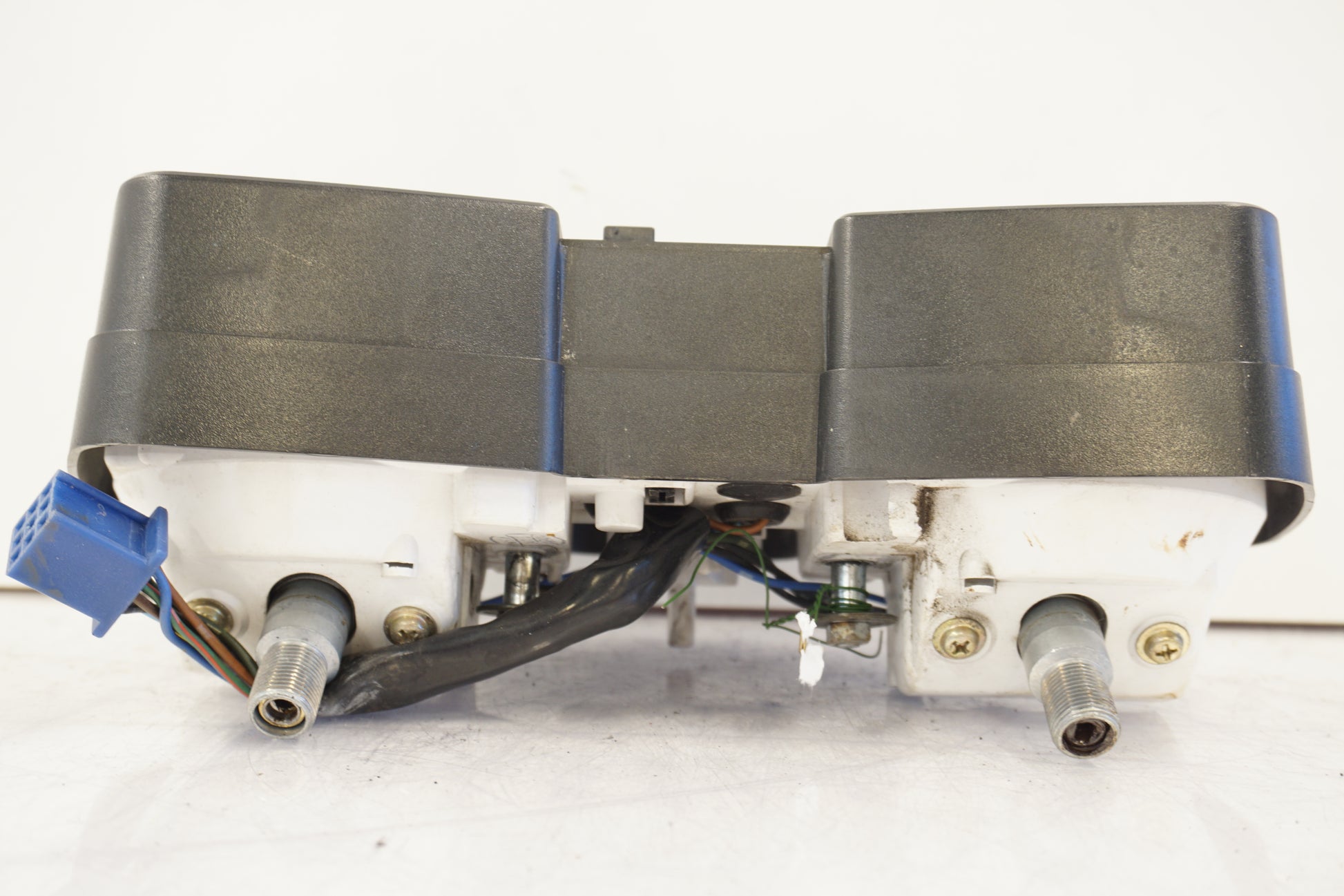 Baksidan på Instrumentpanel från en Yamaha XTZ 660 -1992 motorcykel.