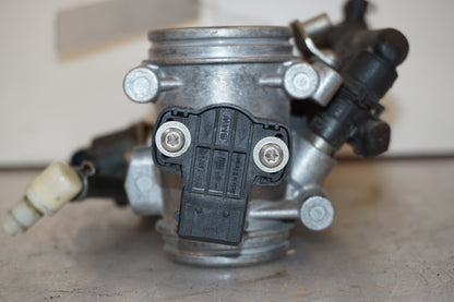 Extrabild3 på Spjällhus från en BMW K 1200 S -2006 motorcykel.