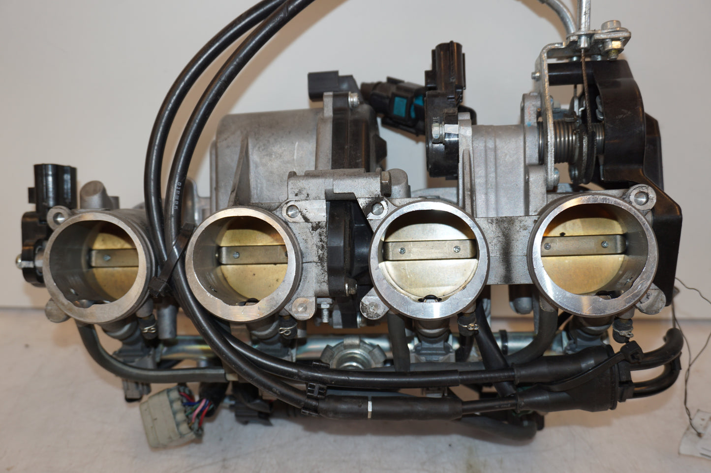 Framsidan på Insprutbrygga från en Yamaha YZF 1000 R1 -2008 motorcykel.