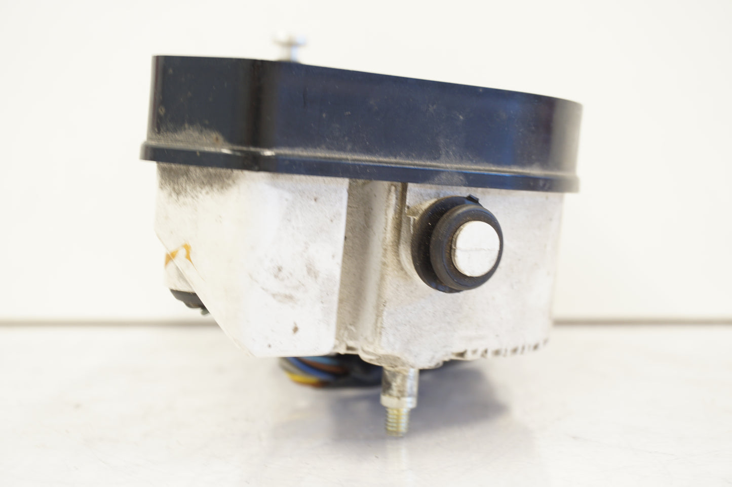 Höger sida på Instrumentpanel från en Yamaha XTZ 750 -1992 motorcykel.