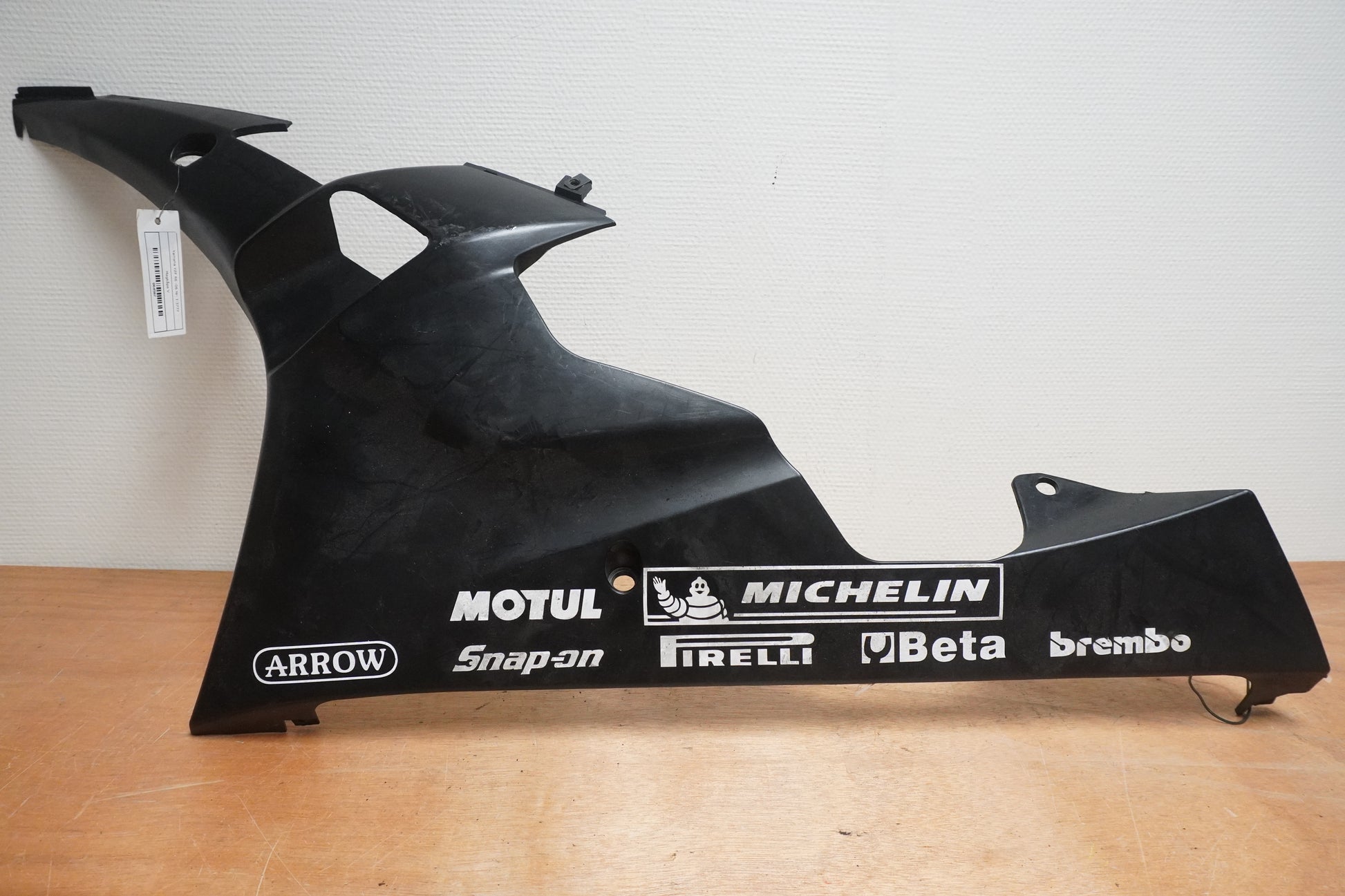 Framsidan på Magkåpa från en Yamaha YZF R6 -2006 motorcykel.