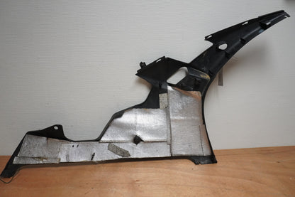 Baksidan på Magkåpa från en Yamaha YZF R6 -2006 motorcykel.