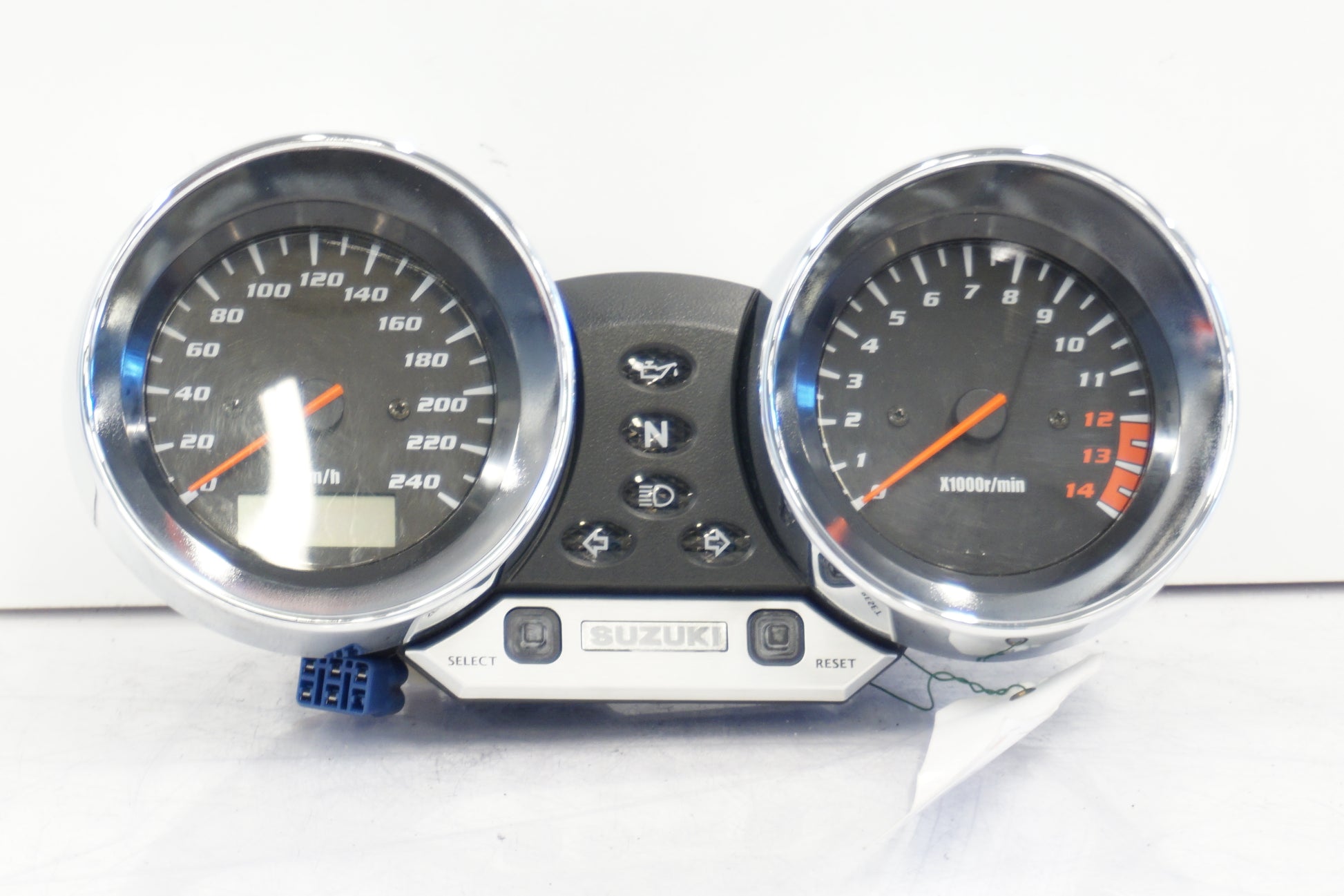 Framsidan på Instrumentpanel från en Suzuki GSF 600 -2000 motorcykel.