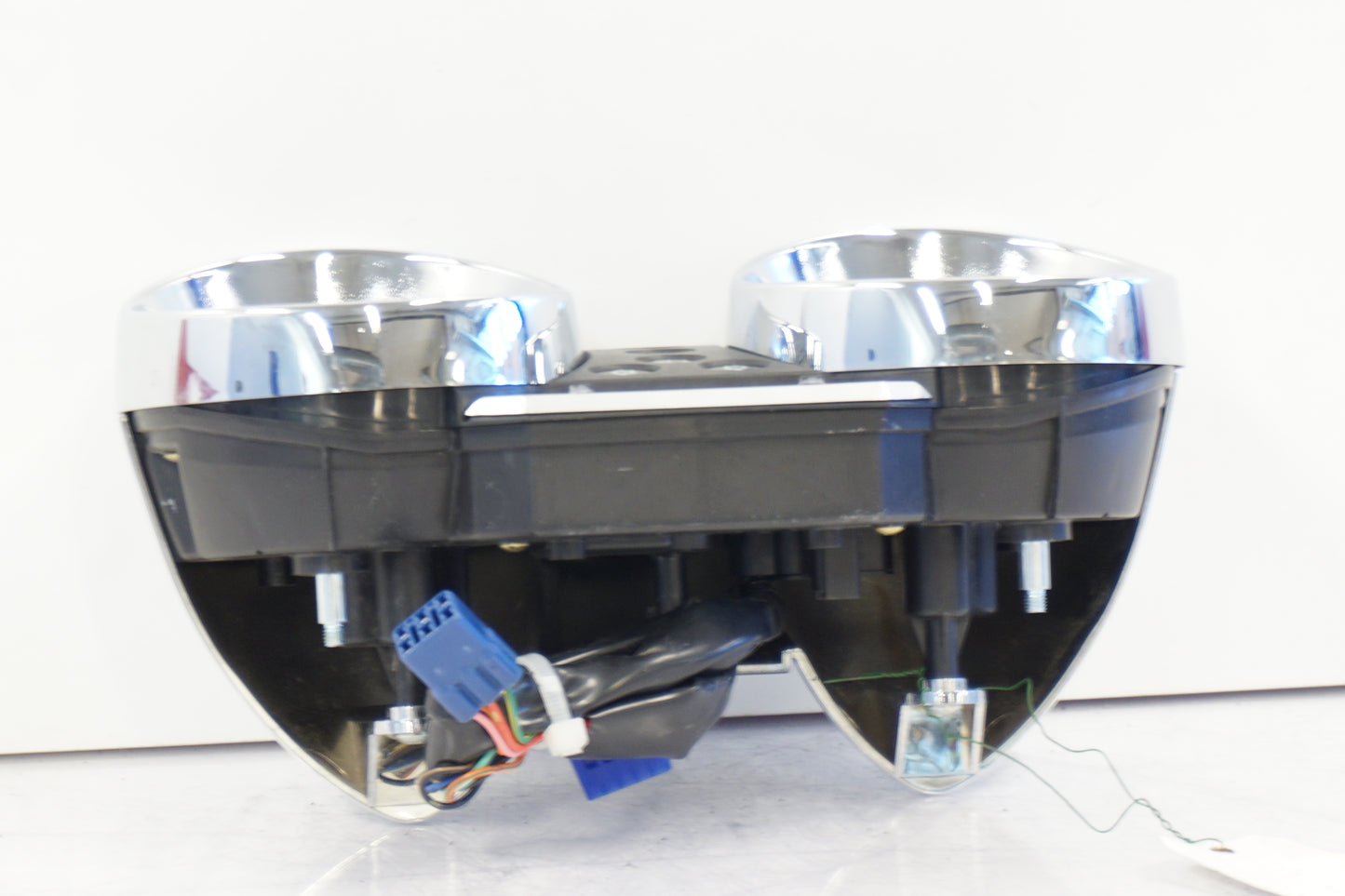 Baksidan på Instrumentpanel från en Suzuki GSF 600 -2000 motorcykel.