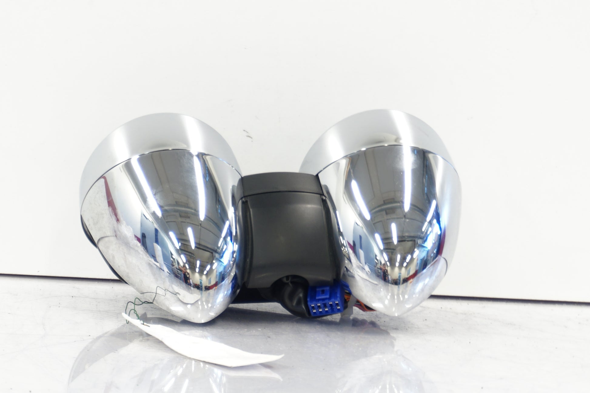 Vänster sida på Instrumentpanel från en Suzuki GSF 600 -2000 motorcykel.