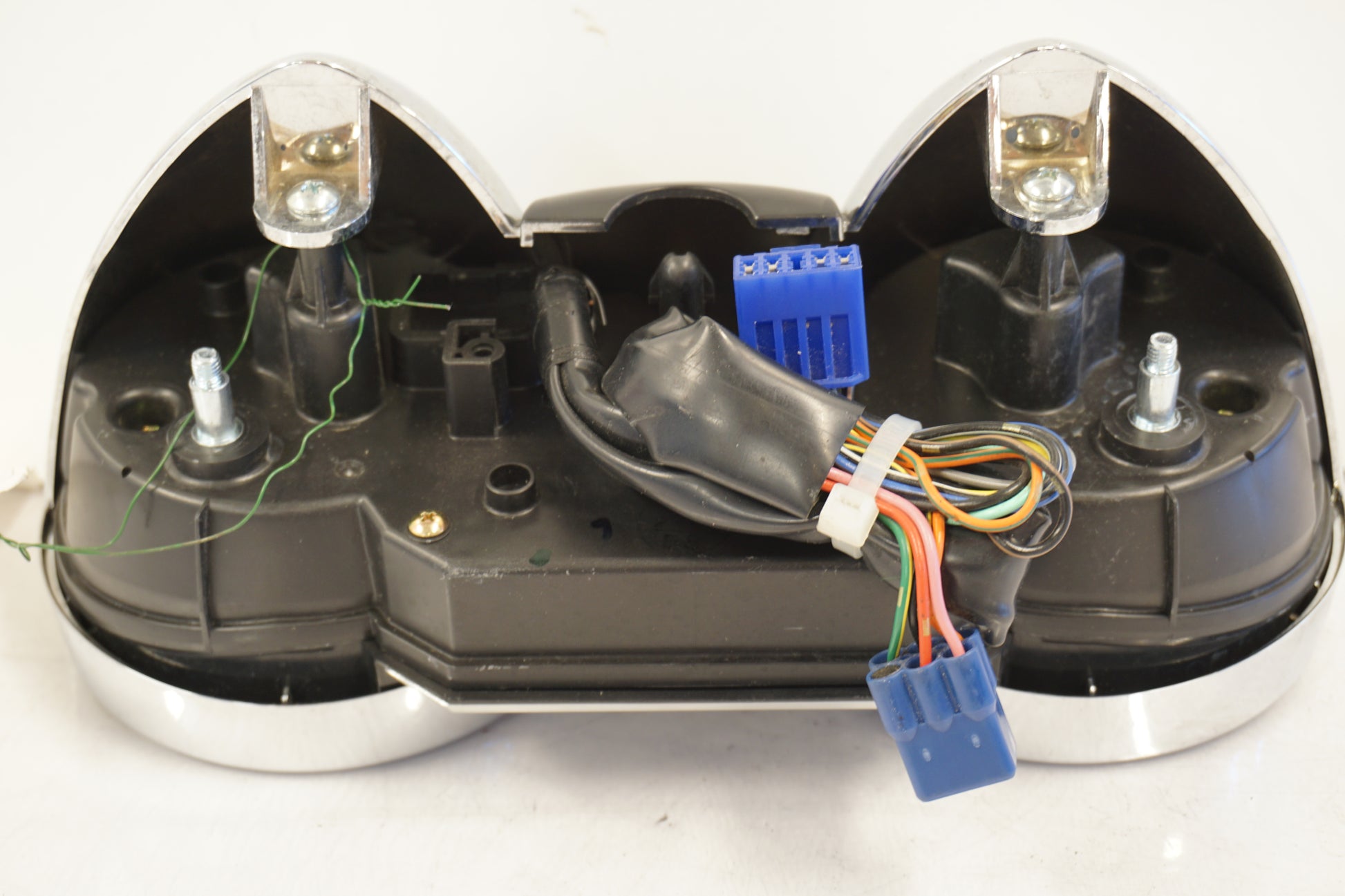 Snett nerifrån på Instrumentpanel från en Suzuki GSF 600 -2000 motorcykel.