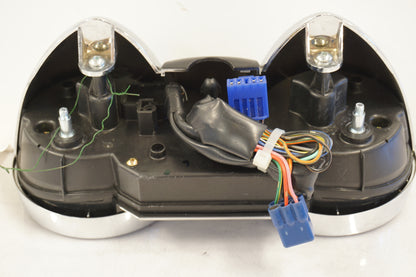 Snett nerifrån på Instrumentpanel från en Suzuki GSF 600 -2000 motorcykel.