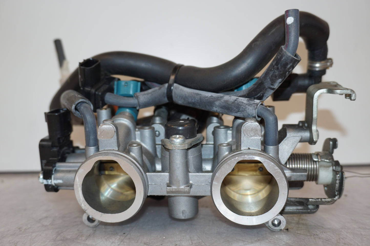 Framsidan på Spjällhus från en Yamaha MT-07 -2014 motorcykel.