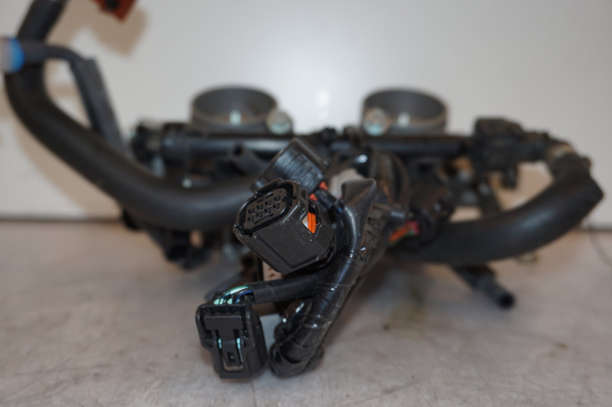 Snett nerifrån på Spjällhus från en Yamaha MT-07 -2014 motorcykel.