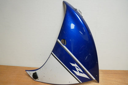 Framsidan på Sidkåpa från en Yamaha YZF 1000 R1 -2010 motorcykel.