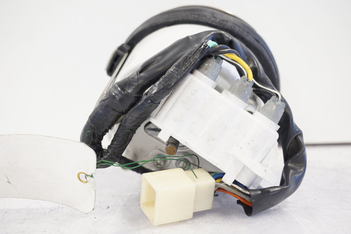 Snett nerifrån på Hastighetsmätare från en Suzuki LS 650 -1999 motorcykel.