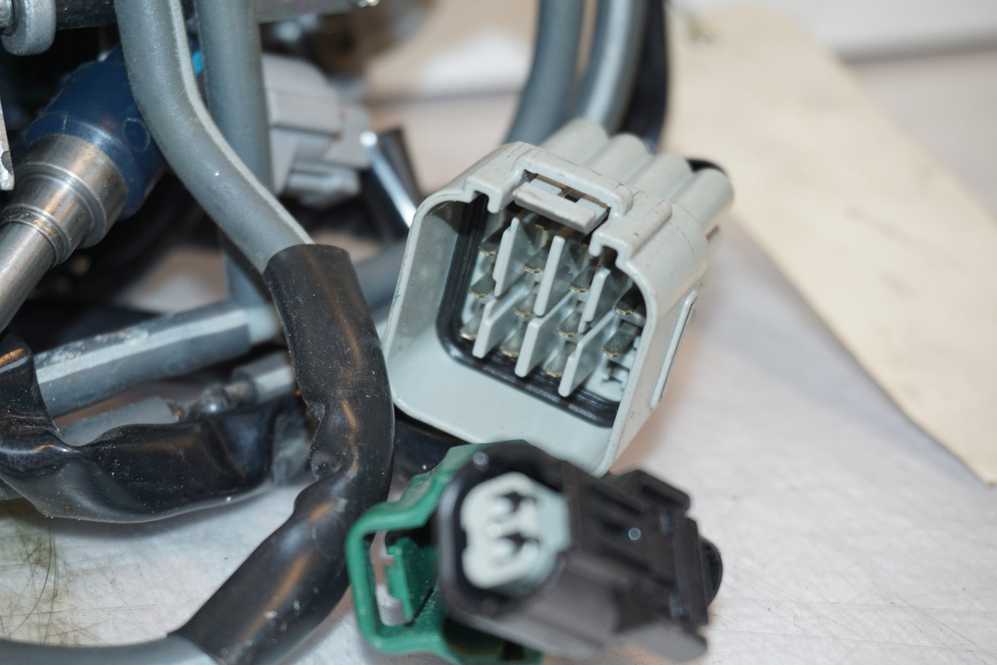 Snett nerifrån på Spjällhus från en Yamaha FZ-1 N -2009 motorcykel.