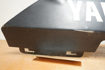 Snett uppifrån på Magkåpa från en Yamaha YZF R6 -2000 motorcykel.